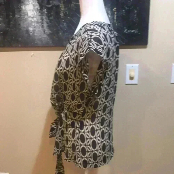 BANANA REPUBLIC Sheer Circle Geo Print Sleeveless Top Size L - Picture 3 of 10